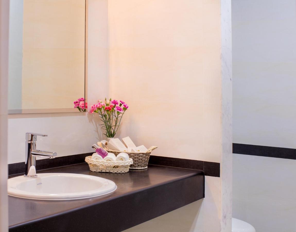 Beehive Central มาเล ภายนอก รูปภาพ
